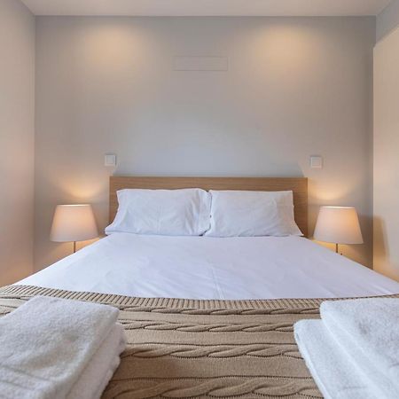 Graceful 2Bdr Duplex Apartment By Lovelystay Lissabon Buitenkant foto